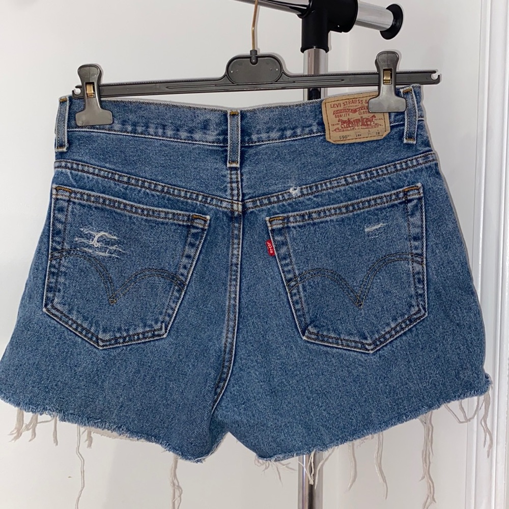 Woman’s levis jean shorts